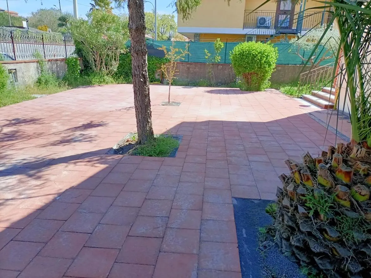Casa Vacanze Francesco E Tanina Nicolosi 0*,